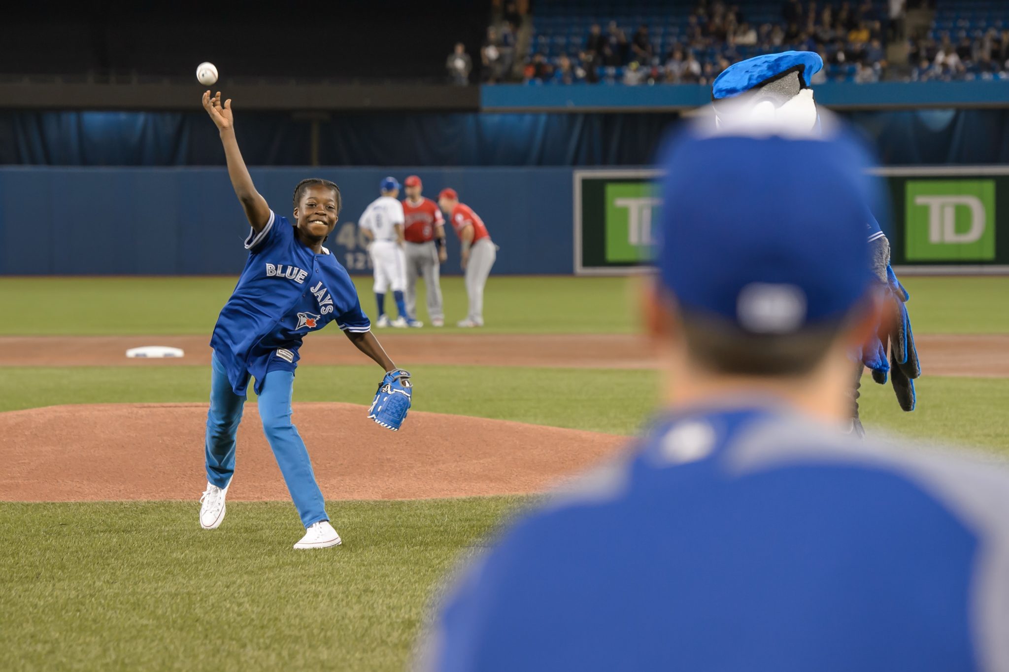 It's More Than a Game: New Rogers fundraising campaign in support of Jays  Care Foundation helps Rookie League create young leaders beyond the  ballpark - About Rogers