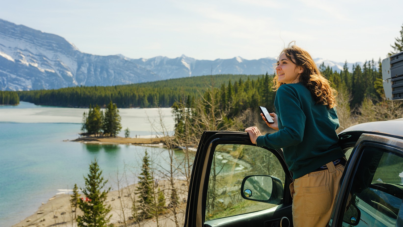 Road Trips, Remote Destinations and Reliable Connectivity Top Summer Travel Priorities